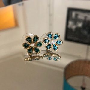 🌸 Betsey Johnson flower earrings 🌸